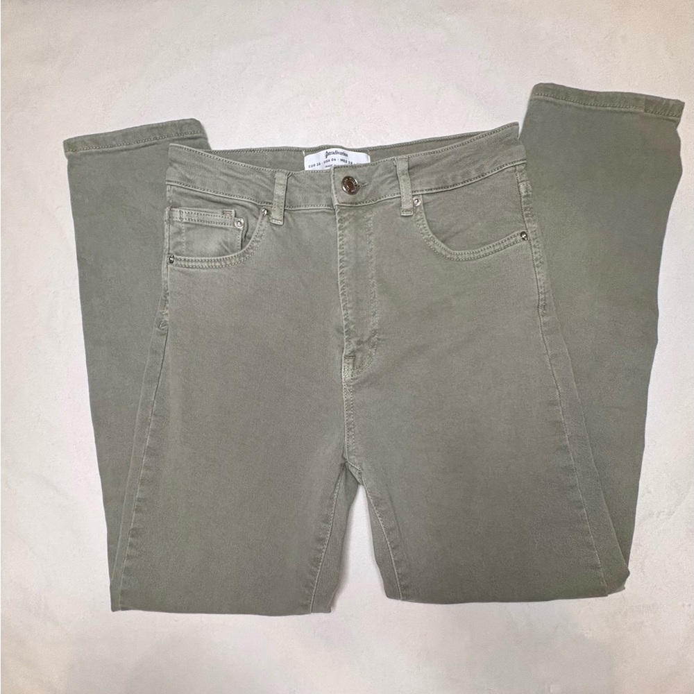 Stradivarius Petite slim mom jean with stretch in Olive! - Picture 7 of 14